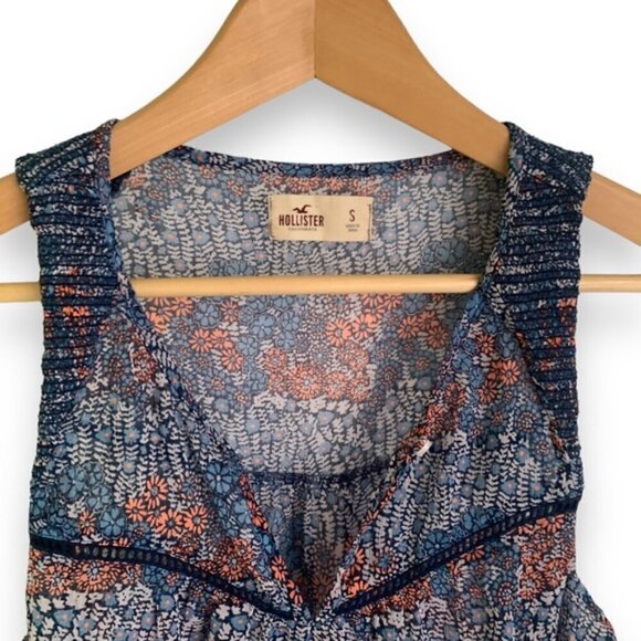 Hollister Sheer Floral Blouse - Picture 2 of 6
